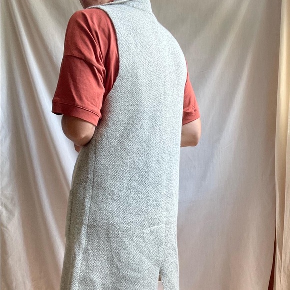 Mint Condition Long Gray Vest - Picture 4 of 5